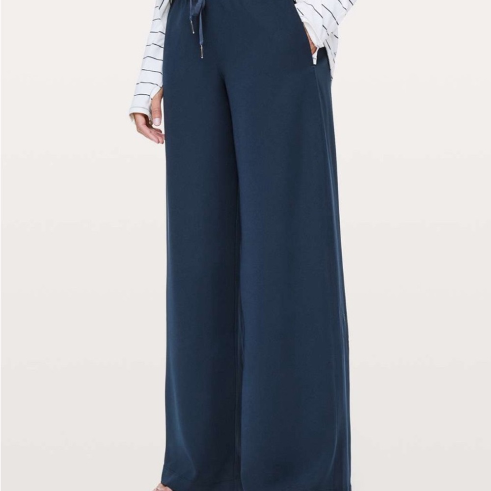 Lululemon wide leg On The Fly Pant
